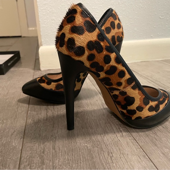 Heels - Picture 7 of 10